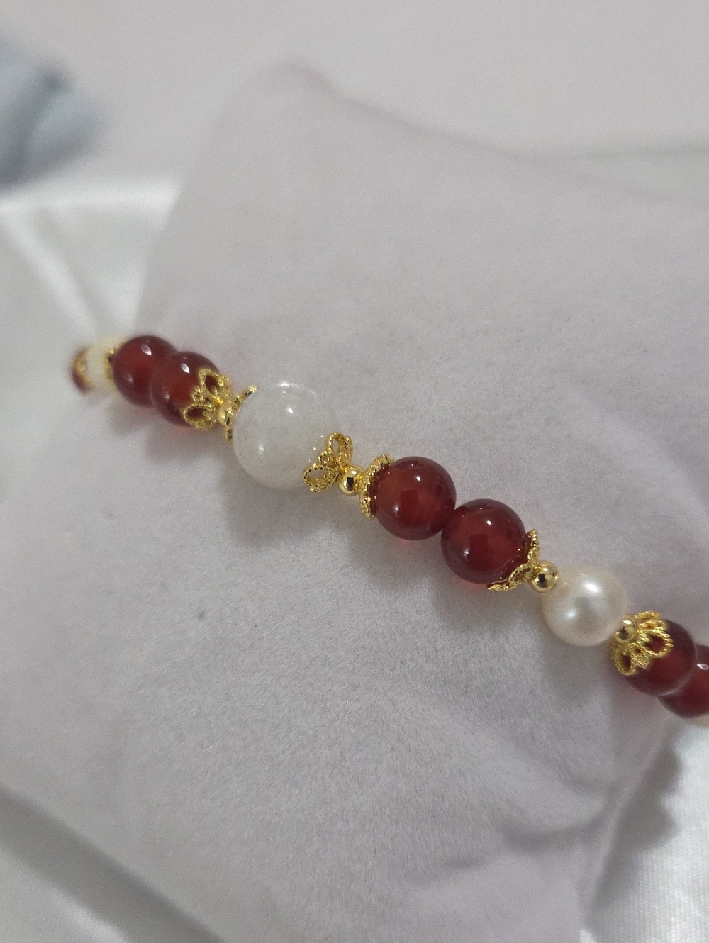 Adjustable Gold Accent Red Bead & Pearl Stretch Bracelet